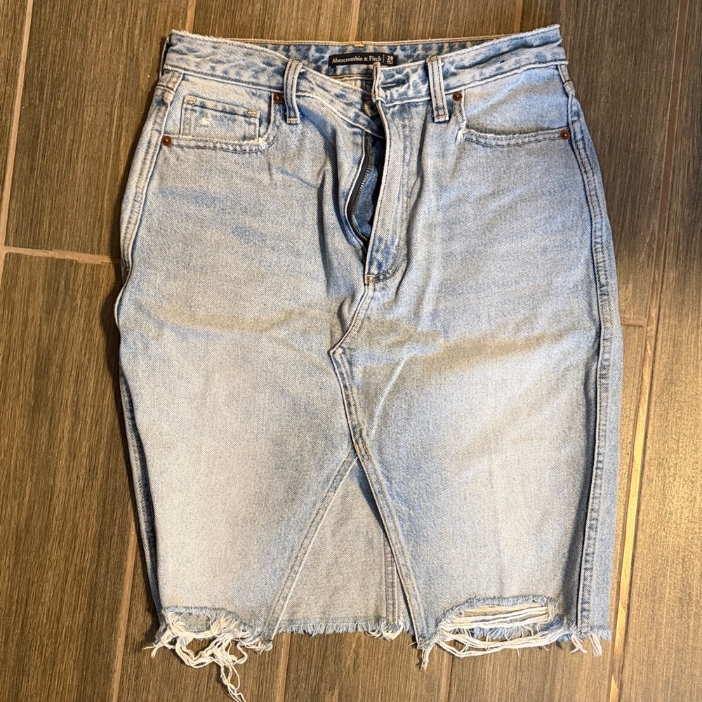 Abercrombie & Fitch Light Wash Denim Jeans